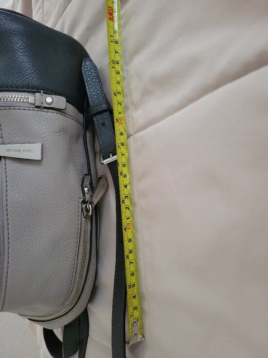 Michael Kors RHEA backpack. Gray color. Preowned.